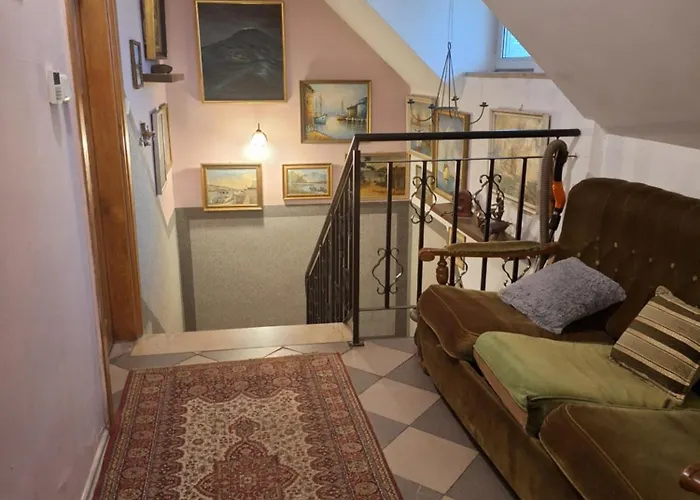 Lipowy Dworek Gospodarstwo agroturystyczne *